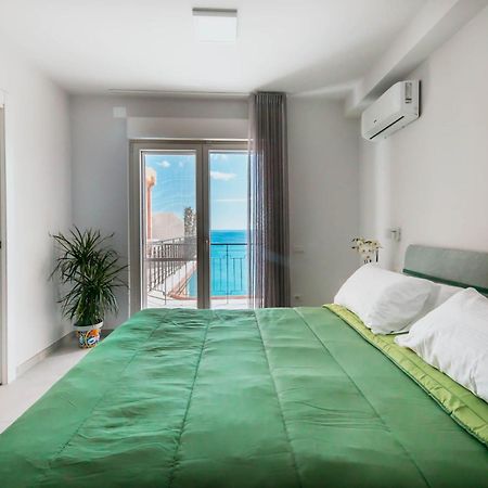 مبيت وإفطار كاتانزارو Blu Marine المظهر الخارجي الصورة