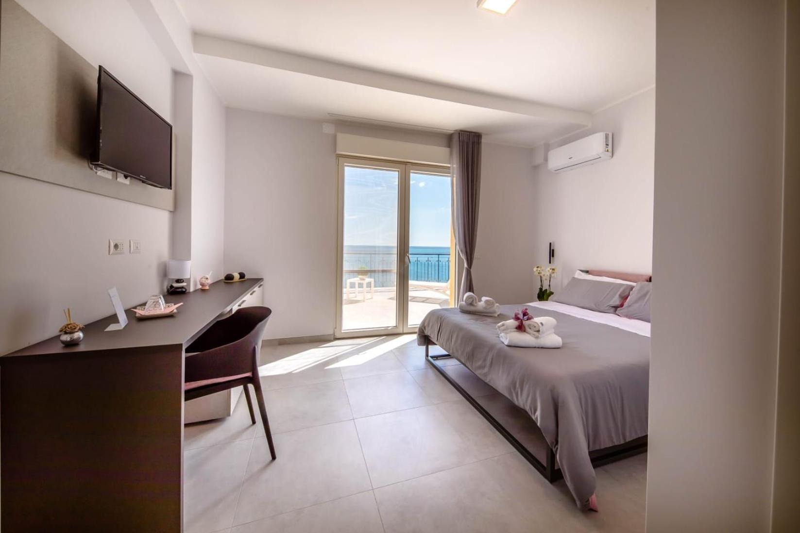 مبيت وإفطار كاتانزارو Blu Marine المظهر الخارجي الصورة
